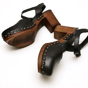 TEN POINTS Black & Wood Clogs Size